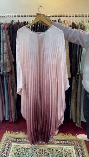 Huda Pleated abaya - DS MAROON