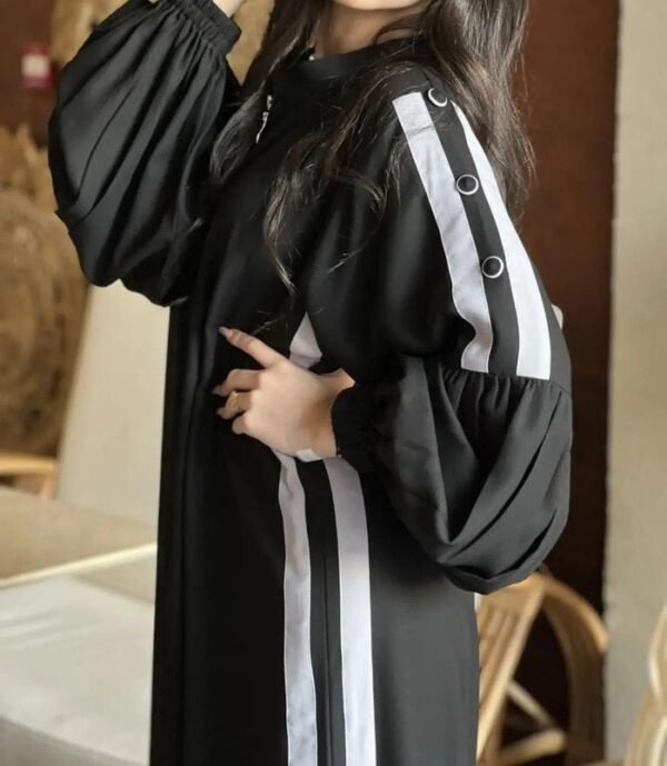 Ramazan ( newly launch ) Urooj White Strips Zipper Abaya